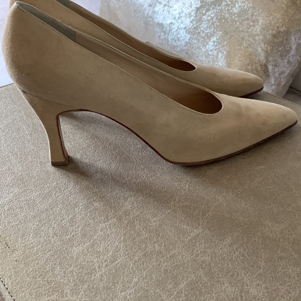 Tanini Crisci beige suede pumps